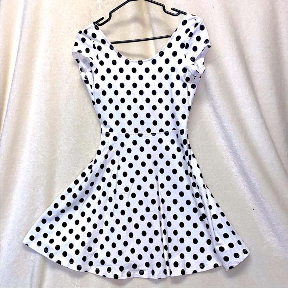 GUESS | Cute Dress | White with Black polkadots!! | XS